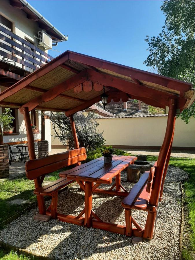 Aqua Apartman Gyula Εξωτερικό φωτογραφία