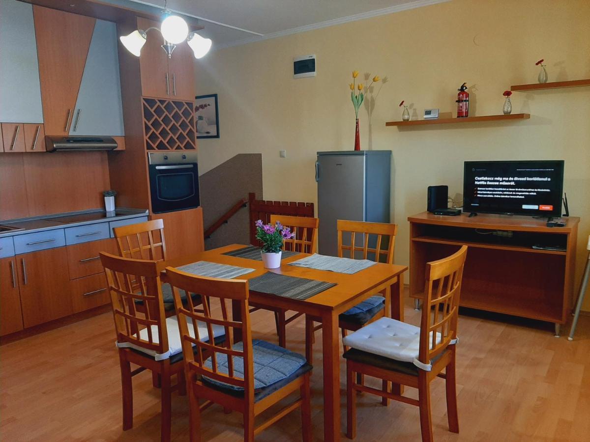 Aqua Apartman Gyula Εξωτερικό φωτογραφία