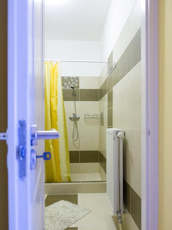 Aqua Apartman Gyula Δωμάτιο φωτογραφία