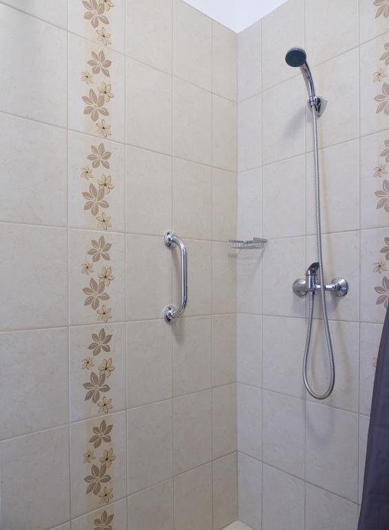 Aqua Apartman Gyula Δωμάτιο φωτογραφία